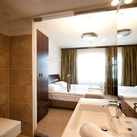 Remes ホテル オパレニツァ